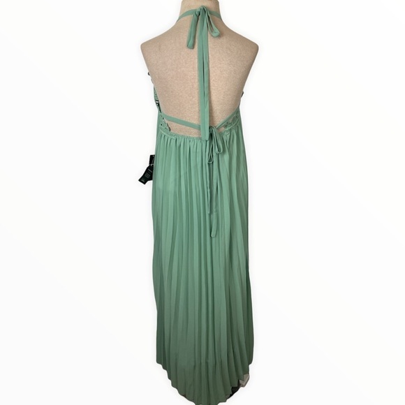 NEW LULUS size small Encinitas Sage Green Lace Pleated Halter Maxi Dress - Picture 6 of 10